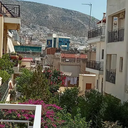 Metro-central Beachside Apartment