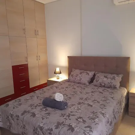 ιδανικό δίπλα στο μετρό, ανάμεσα στο κέντρο και τη παραλία Athènes
