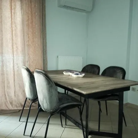 ιδανικό δίπλα στο μετρό, ανάμεσα στο κέντρο και τη παραλία Αθήνα