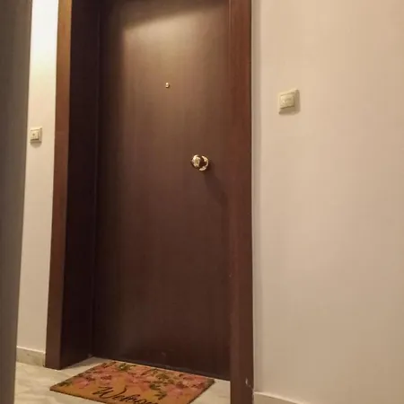 ιδανικό δίπλα στο μετρό, ανάμεσα στο κέντρο και τη παραλία Αθήνα