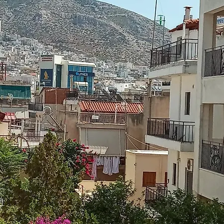 ιδανικό δίπλα στο μετρό, ανάμεσα στο κέντρο και τη παραλία *