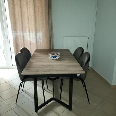 ιδανικό δίπλα στο μετρό, ανάμεσα στο κέντρο και τη παραλία Αθήνα
